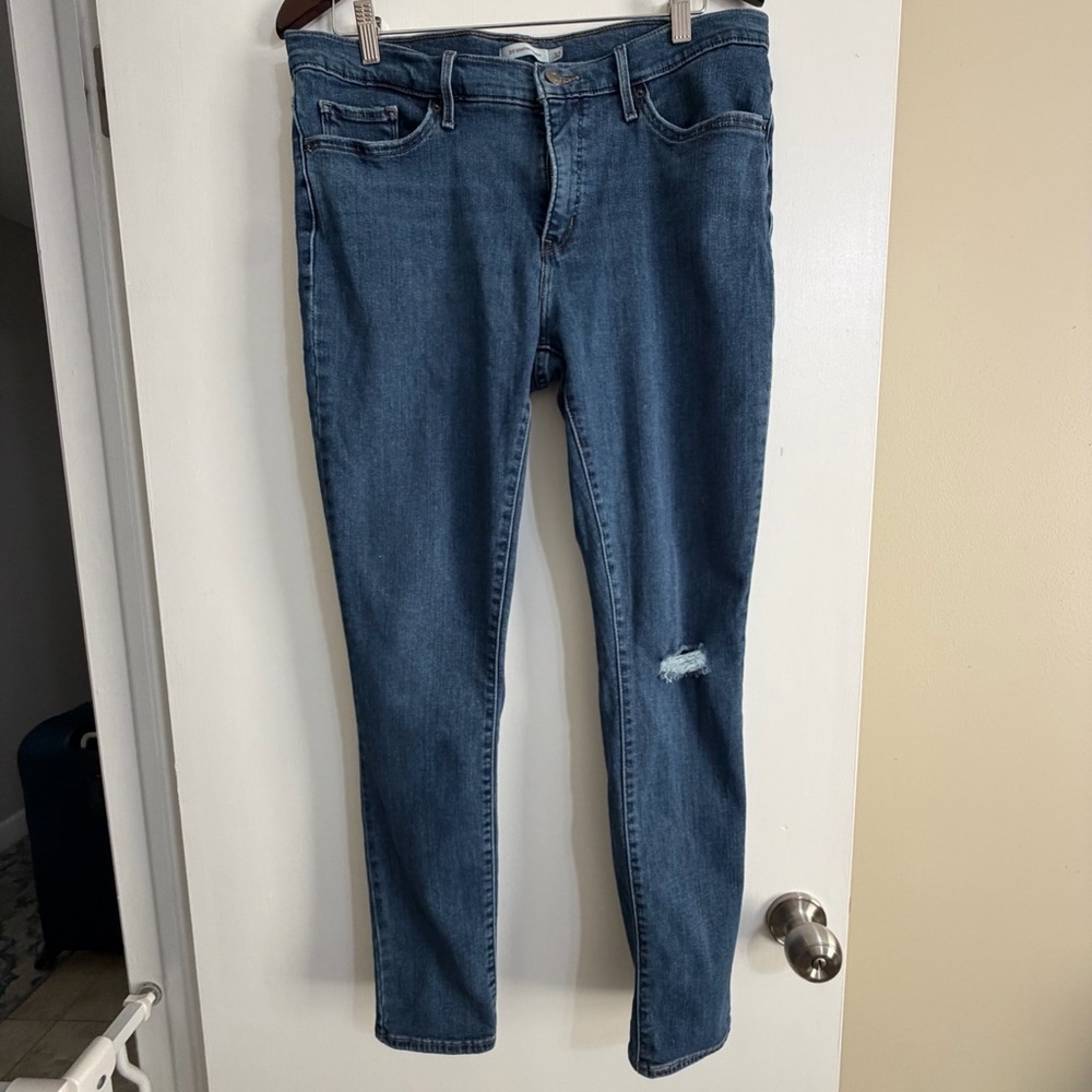 Levi’s Denim Blue 311 Shaping Skinny Jeans Size 32